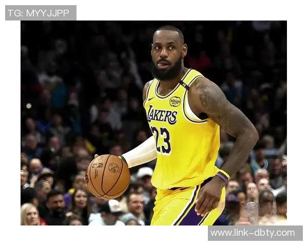 弗莱盛赞墨菲超越范德比尔特进攻能力年轻且耐操防守相当 弗莱盛赞墨菲超越范德比尔特进攻能力年轻且耐操防守相当