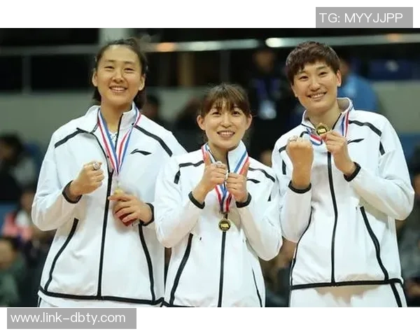 康大女篮佩奇领衔夺冠荣耀官方发布上赛季冠军戒指盛况